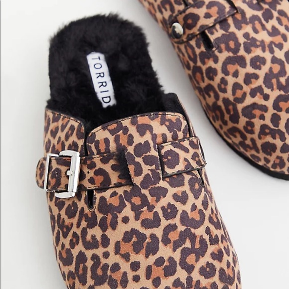 Torrid LEOPARD FAUX SUEDE & FAUX FUR-LINED FLAT size 7 - Picture 3 of 4
